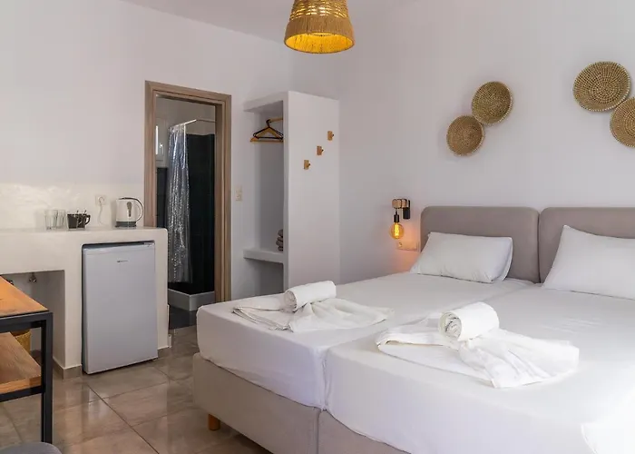 Eleftheria * Antiparos Town